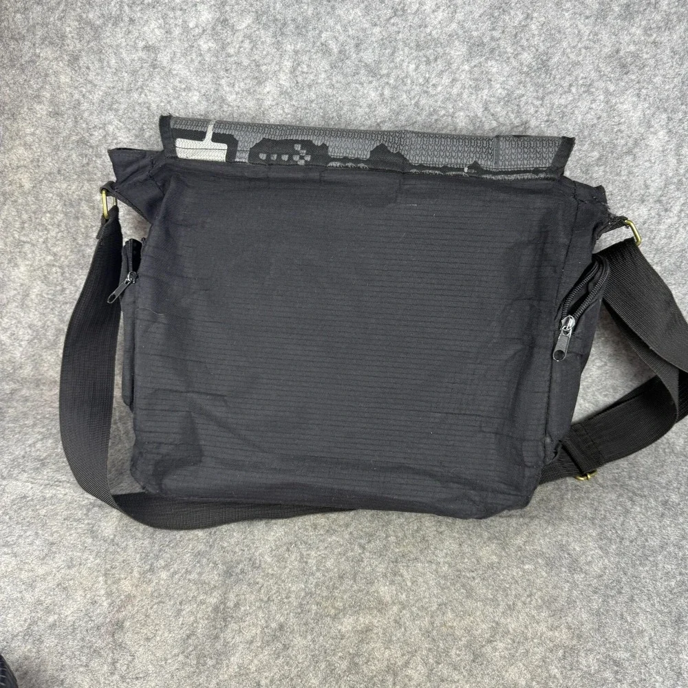 Legend‎ of Zelda Messenger Bag Adjustable Strap Shield Laptop Pockets